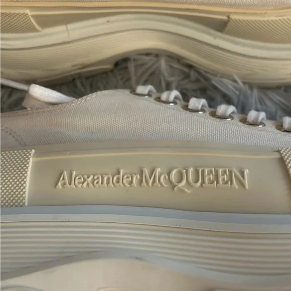 Alexander McQueen Tread Slick Women's Sneakers - Picture 6 of 10